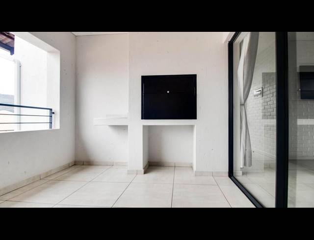 4 BEDROOM HOUSE FOR SALE IN RUIMSIG COUNTRY ESTATE